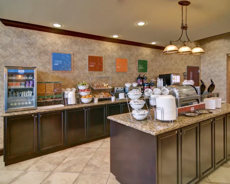 Comfort Suites - 1