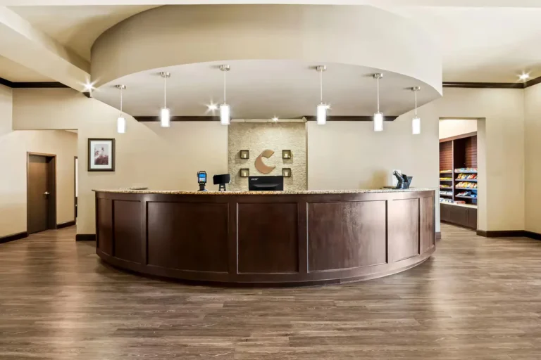 Comfort Suites - 6