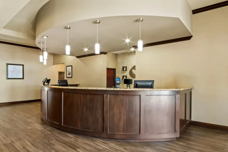 Comfort Suites - 7