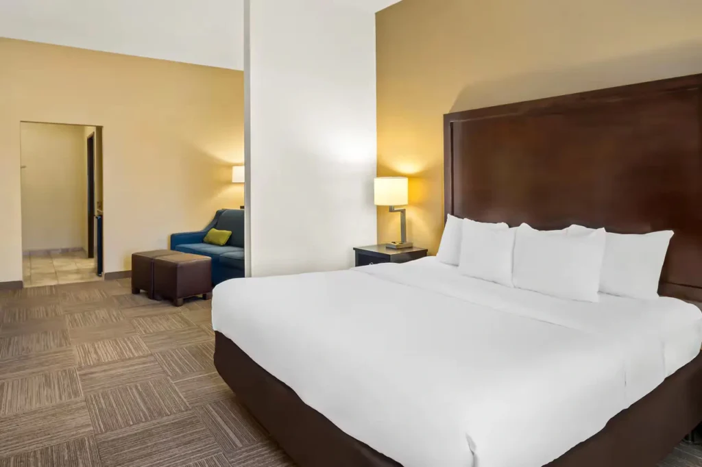Comfort Suites