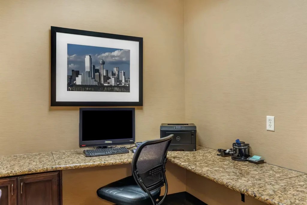 Comfort Suites