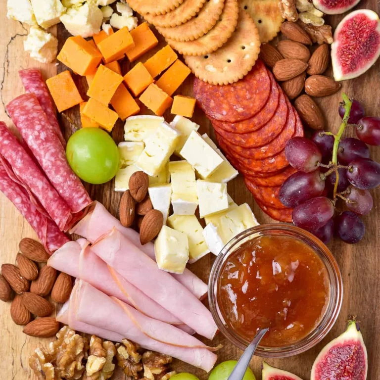 MEAT & CHEESE TRAY