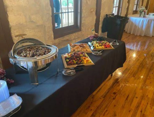 Live Oaks Catering LLC