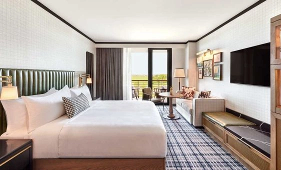 Deluxe Balcony Room