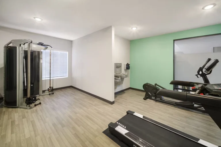 ECHO Suites Extended Stay by Wyndham Dallas Plano/Frisco - 7