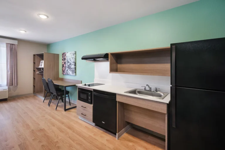 ECHO Suites Extended Stay by Wyndham Dallas Plano/Frisco - 16