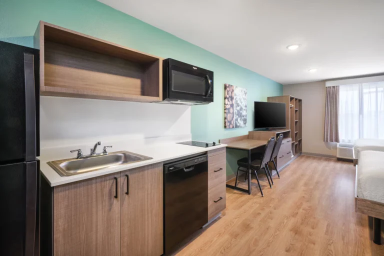 ECHO Suites Extended Stay by Wyndham Dallas Plano/Frisco - 17