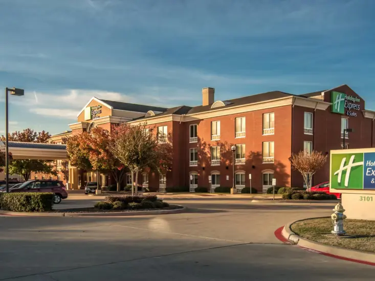 Holiday Inn Express & Suites