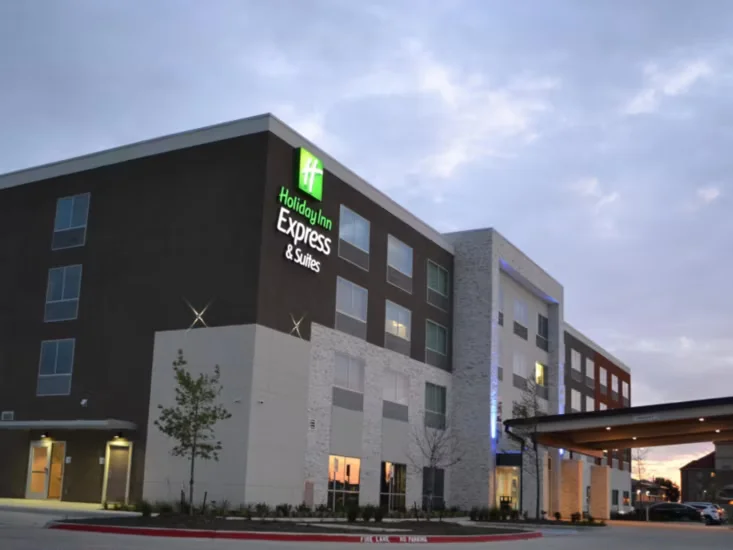 Holiday Inn Express & Suites