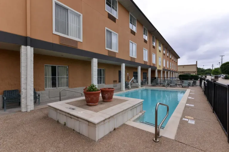 Comfort Inn & Suites Frisco – Plano - 18