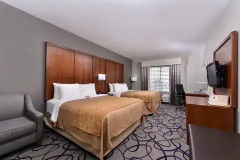 2 Queen Beds