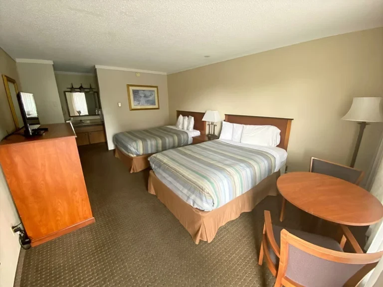 Snowshoe Motel – Frisco Summit County - 11
