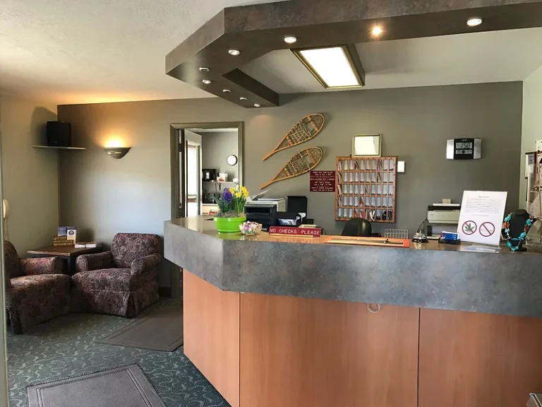 Snowshoe Motel – Frisco Summit County - 9