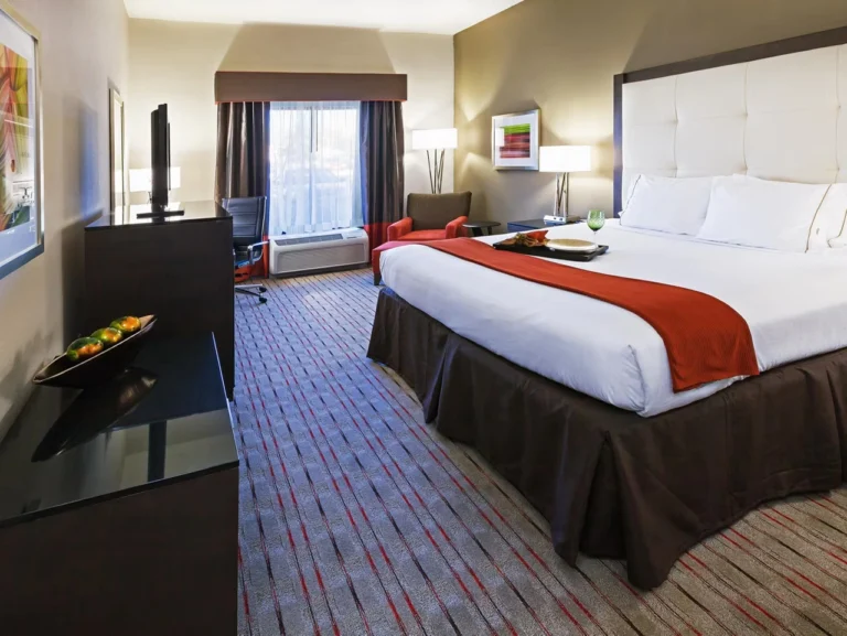 1 King Bed Standard