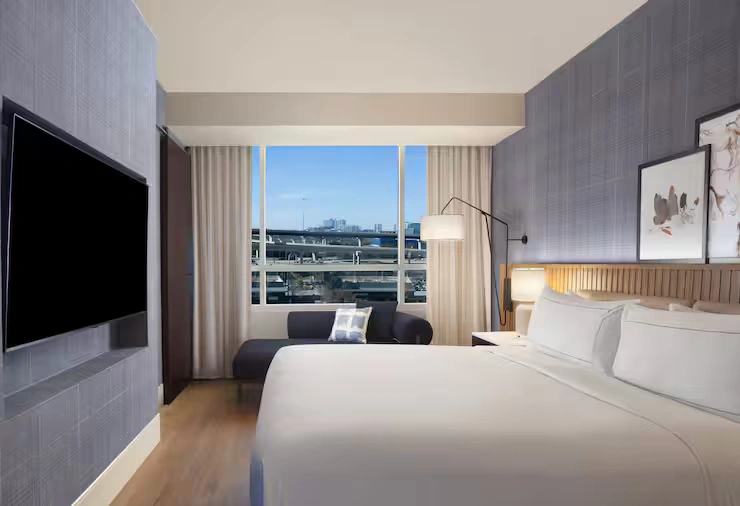 1 King Bed Studio Suite